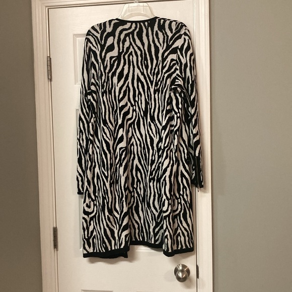 Zebra cardigan - Picture 2 of 5